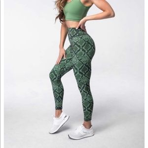 Balance Athletica Ascend Pant - Viper